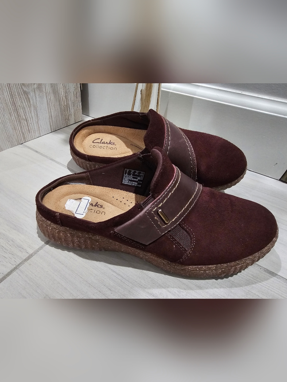 Clarks Women's Burgundy Brown Suede Slip-On Clogs Size 5.5
